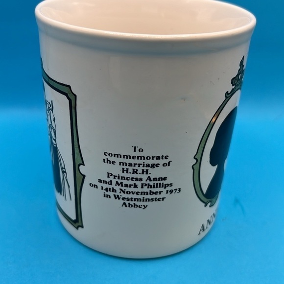 Royal wedding, 1973 Princess Anne, and Mark Mug England, white black gold - Picture 2 of 5